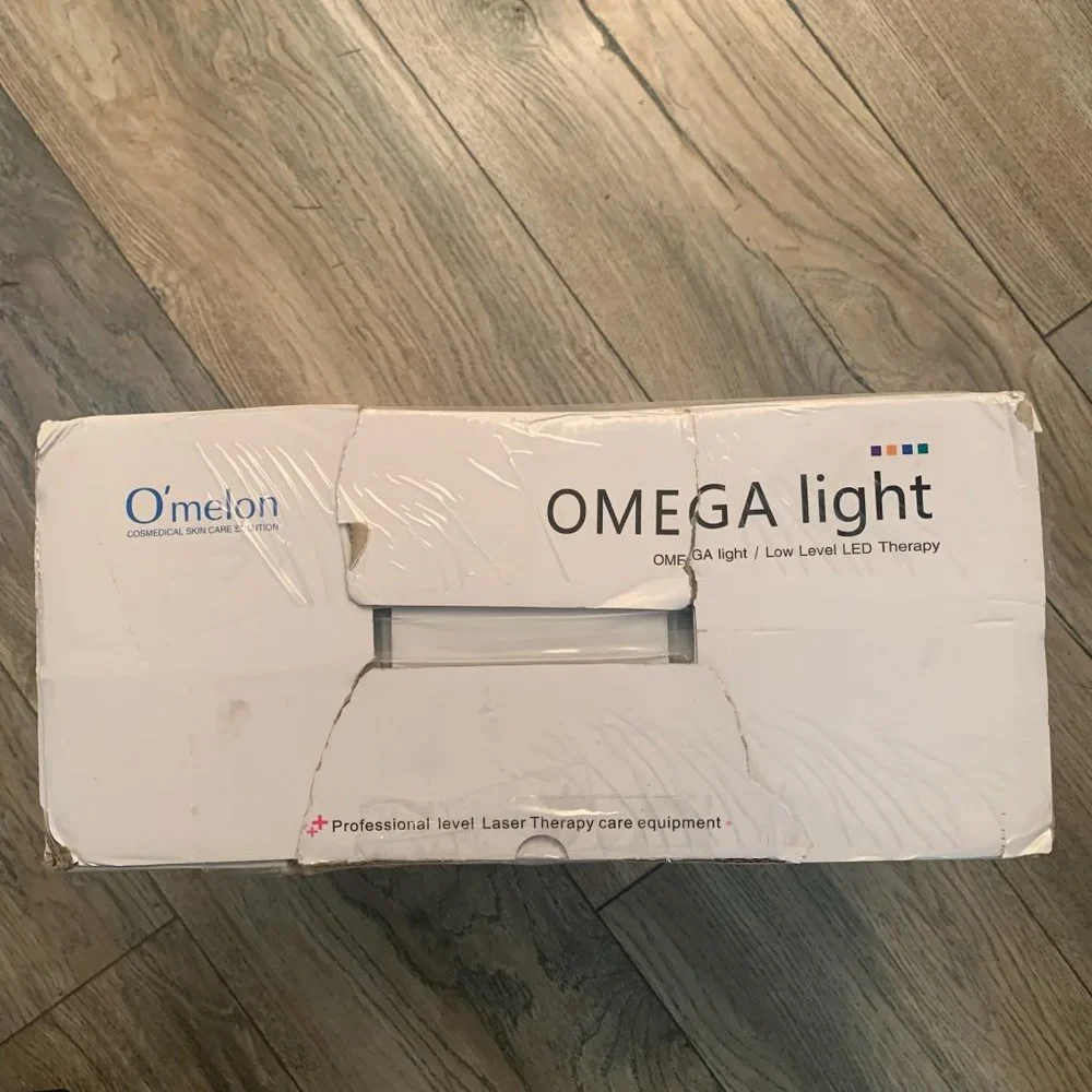 NEW 0'MELON OMEGA LIGHT 4 COLOR LED SKIN CARE SOLUTION